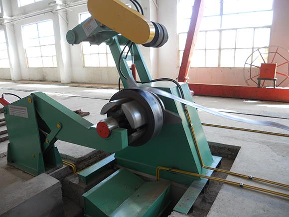 带钢单臂自动开卷机